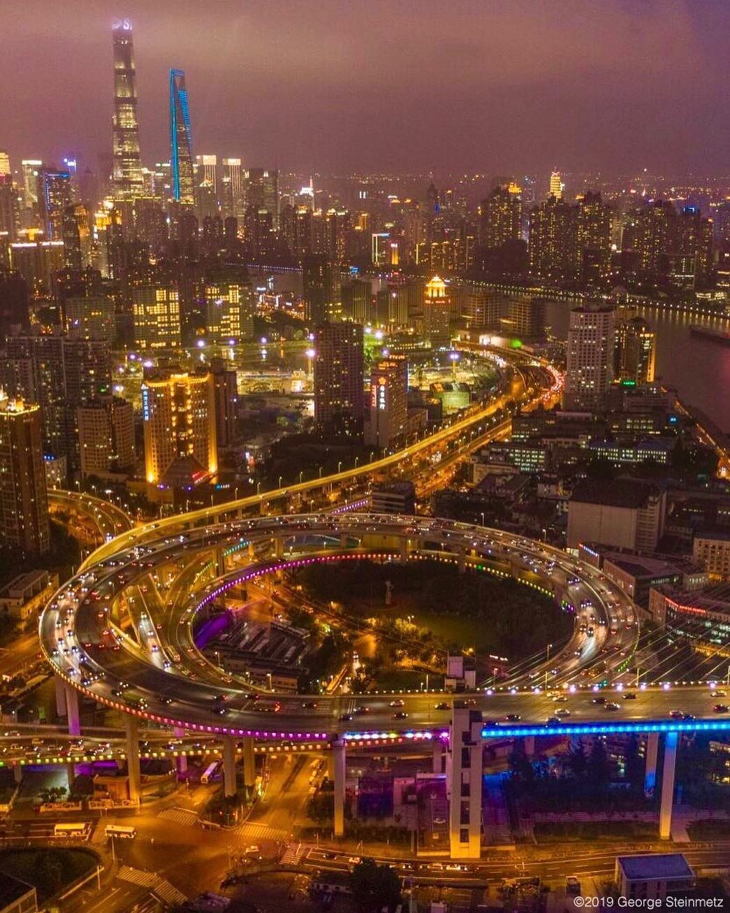 شانگهای در شب