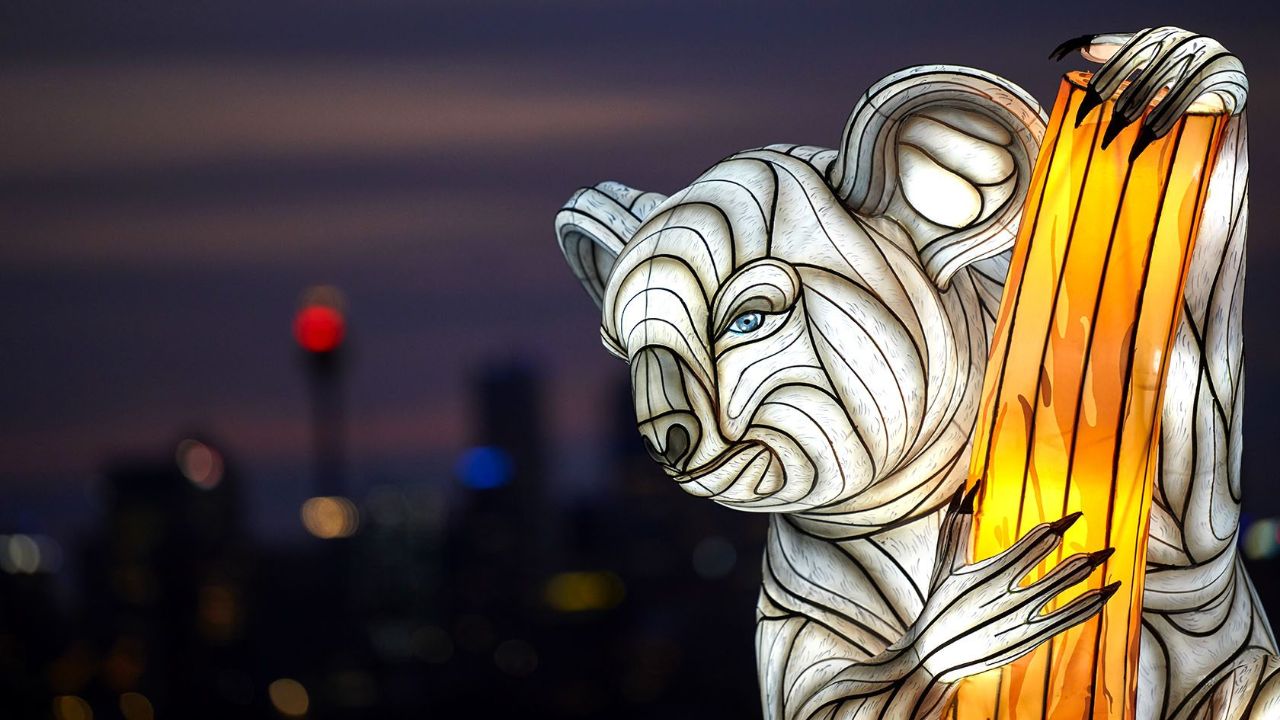 مجسمه های درخشان