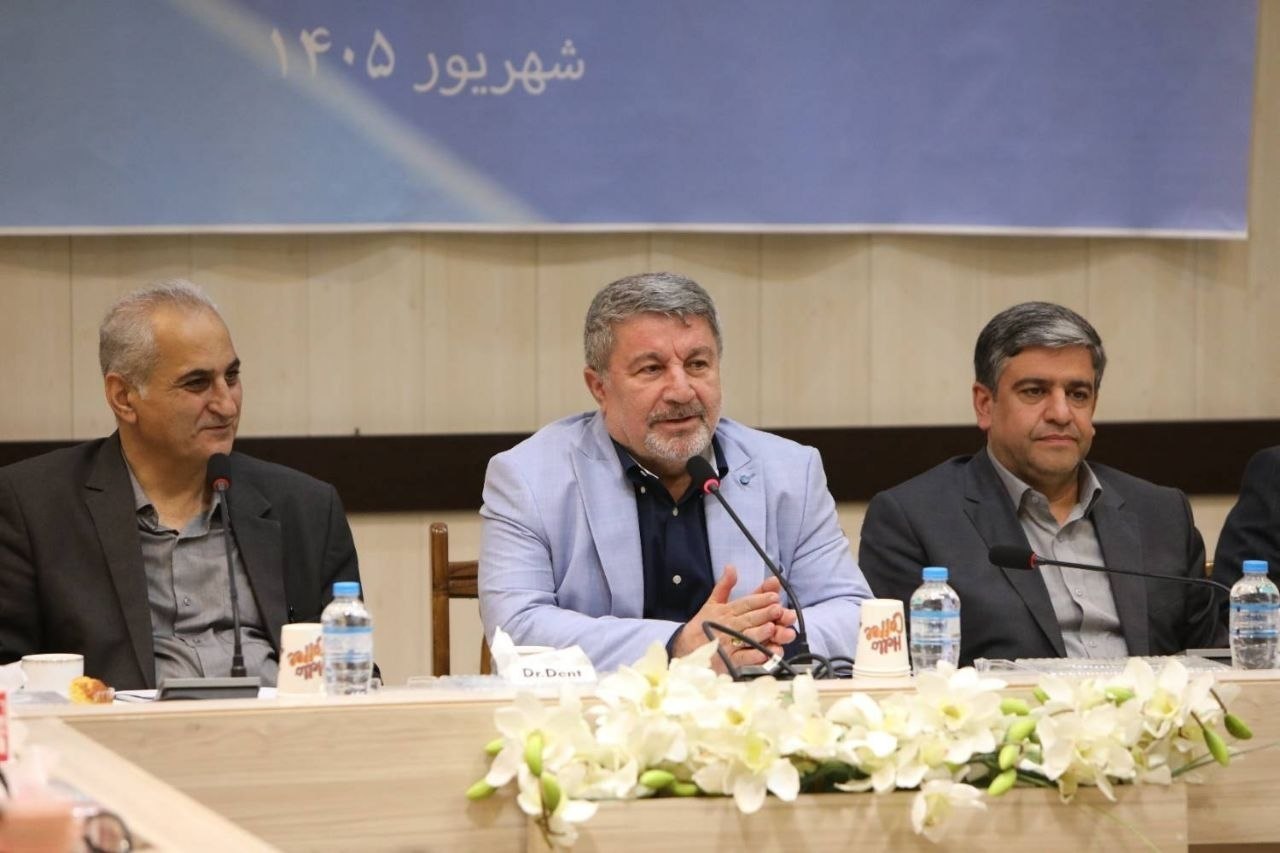 نشست الیاس حضرتی با جوانان۷