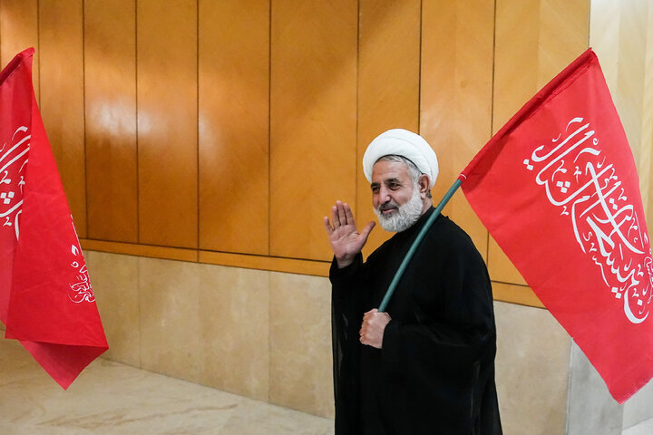 نمایندگان پرچم به دوش1