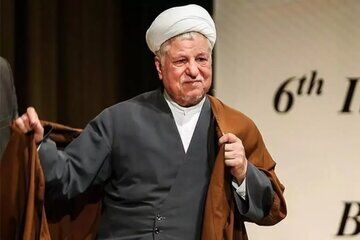 ببینید | تصویر هاشمی درکنار خط تولید پراید!
