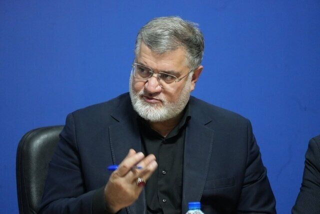 
استاندار تهران: اتباع برای مهاجرت به ایران باید مسیرهای قانونی را طی کنند/ با افرادی که مسکن و اشتغال برای اتباع غیرمجاز فراهم کنند، برخورد می‌شود
