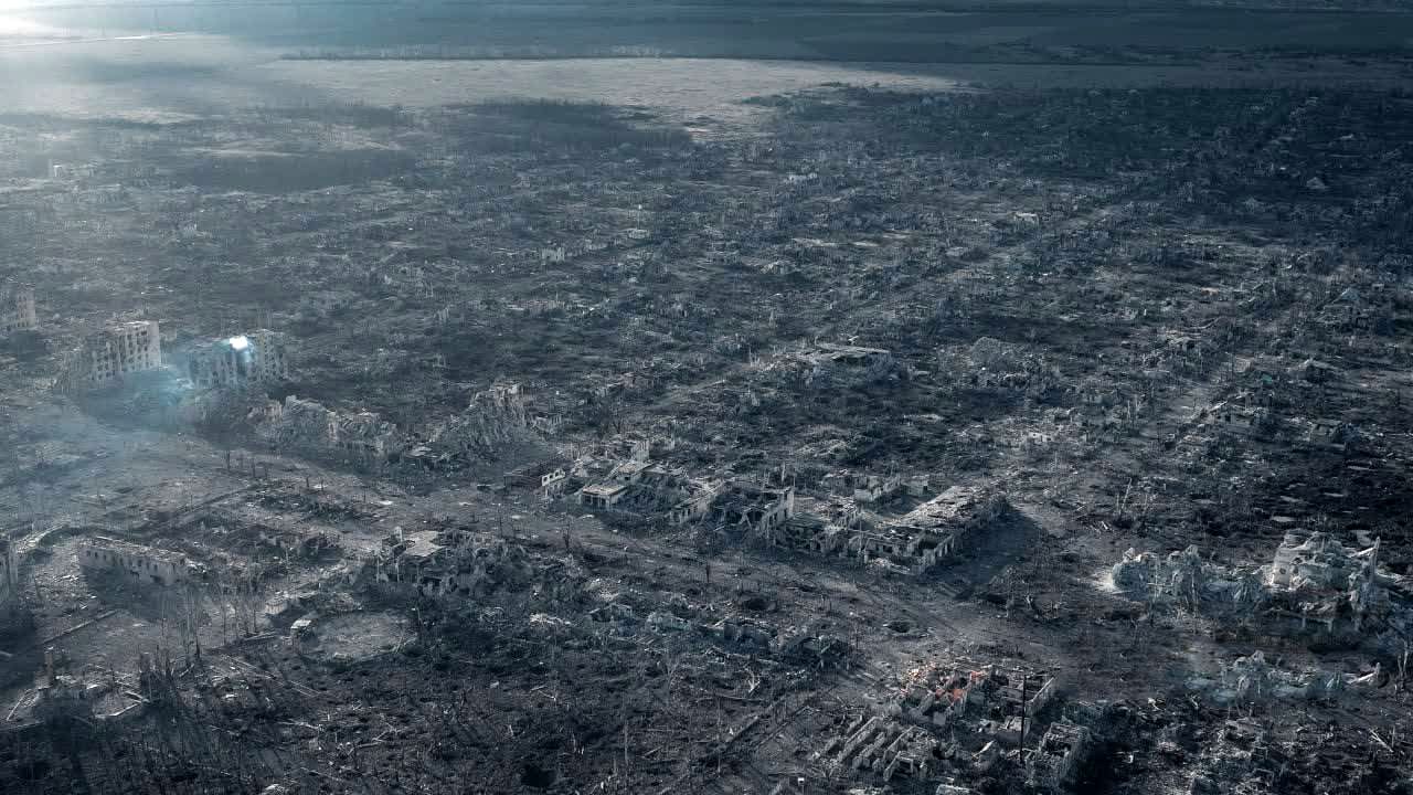 ویران‌شهر و جهنمی به نام باخموت + ۲ ویدئو