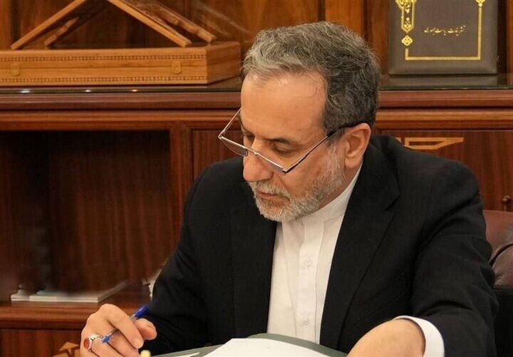 واکنش عراقچی به شهادت هموطنانمان در بندر خمیر هنگام عبور از پل