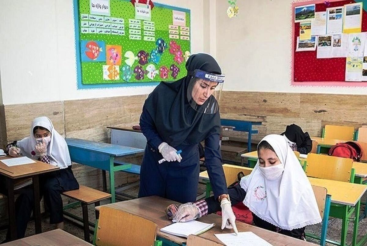 حضور دانش آموزان در کلاس‌های شیفت بندی شده اجباری است