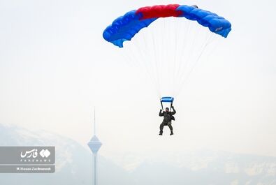 ارتش - 22بهمن - چتر بازی - چتربازی