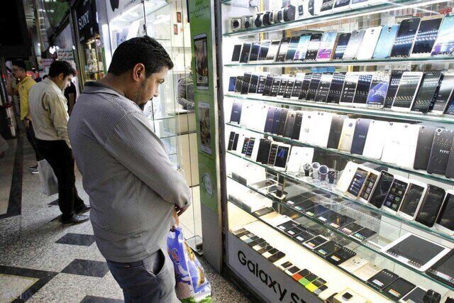 توضیح دبیر انجمن واردکنندگان تلفن‌همراه درباره محدودیت واردات گوشی‌های بالای ۶۰۰ دلار