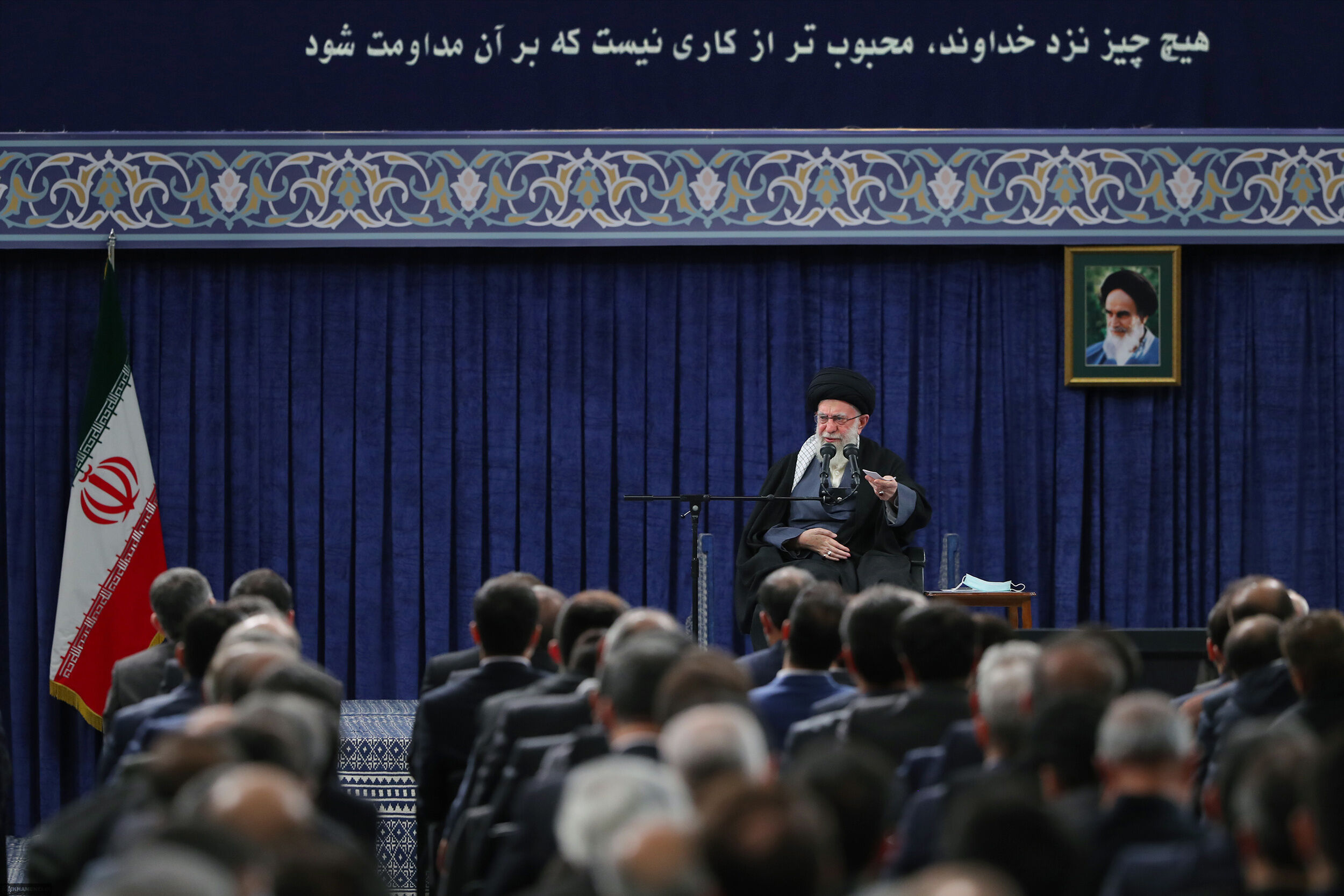 گزیده سخنان رهبر انقلاب در دیدار با تولیدکنندگان، کارآفرینان و فعالان عرصه‌های دانش‌بنیان