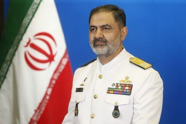دریادار ایرانی: زیردریایی‌های سبک ساخت ایران، متناسب با تهدیدها در آب‌های تنگه هرمز دست به ماشه و در حال کف‌نشینی هستند