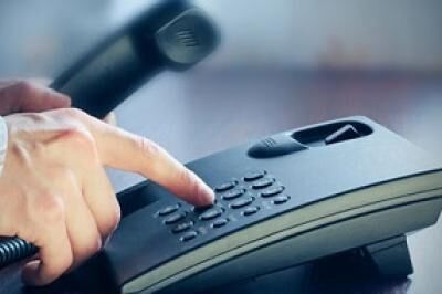 زندگی زن خوش‌شانس با یک تلفن سیاه شد