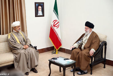 سلطان عمان و رهبری