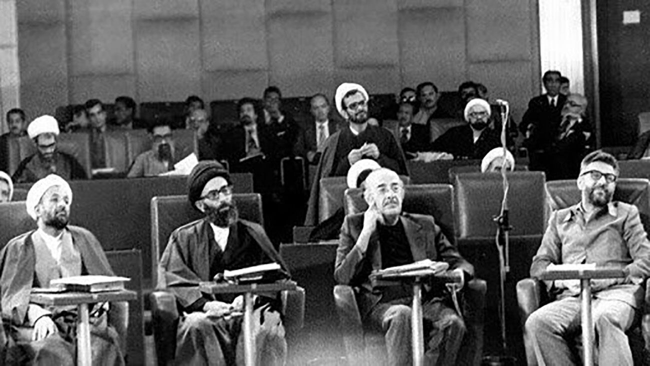 برخی عناصر مجلس اول وابسته به آمریکا، انگلیس و اسرائیل بودند اما ماهیتشان آشکار نشده بود