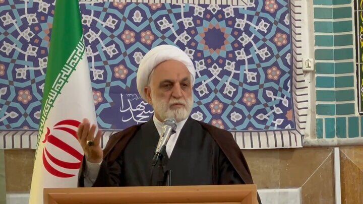 نباید چیزی را تصویب کنیم که می‌دانیم «نمی‌خواهیم» یا «نمی‌شود» به آن عمل کرد