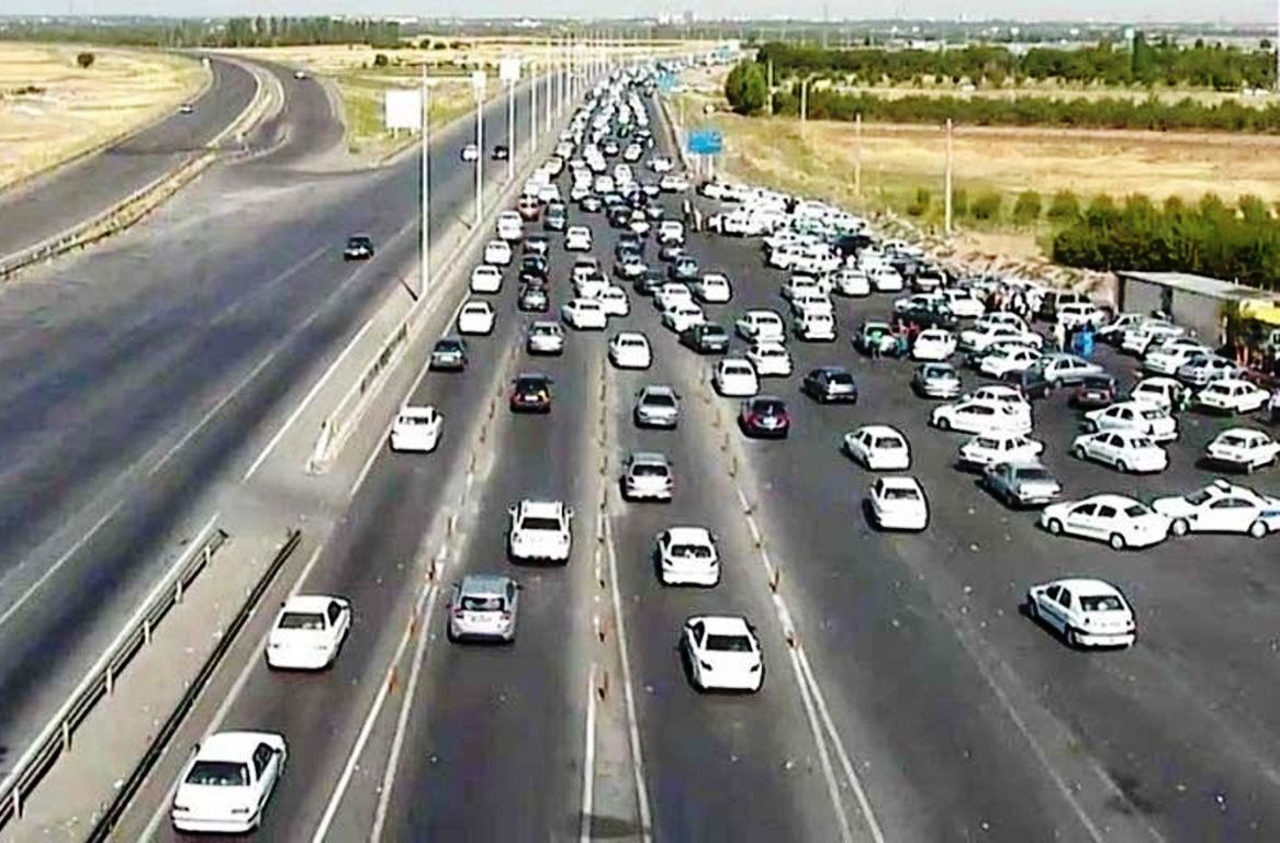 ترافیک در خروجی‌های مشهد سنگین است
