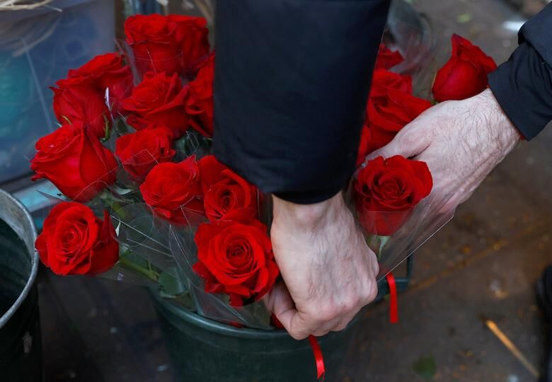عاشقانه‌ترین عکس ولنتاینی که در تهران ثبت شد+ تصویر
