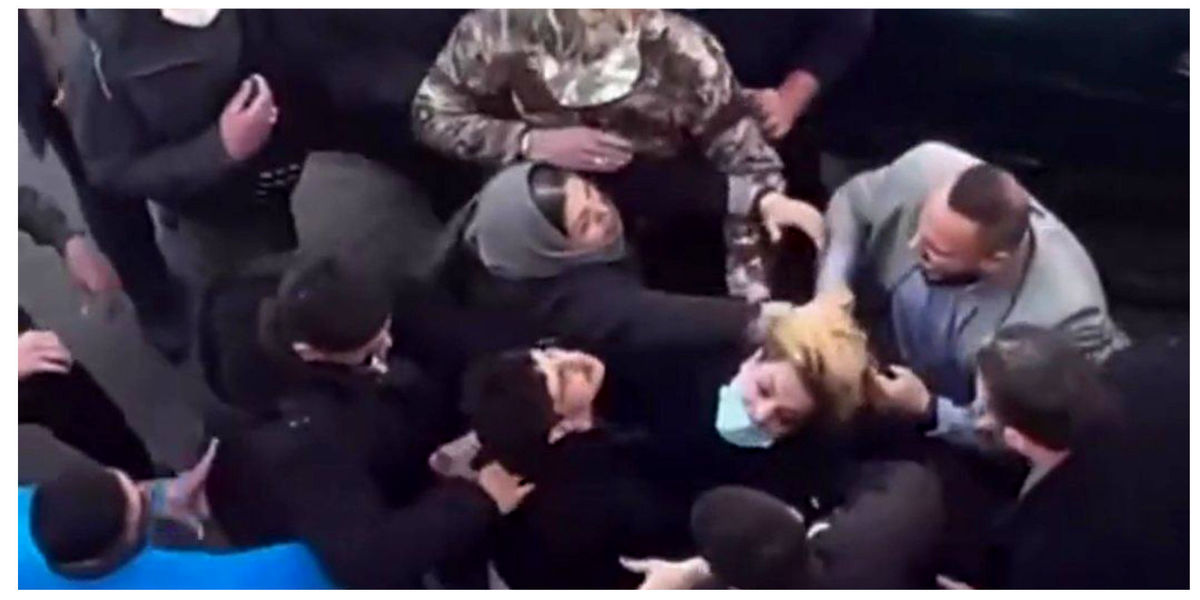 اطلاعیه پلیس درباره رفتار نامناسب با یک زن در مقابل مدرسه ۱۳ آبان؛ پلیس نبوده!