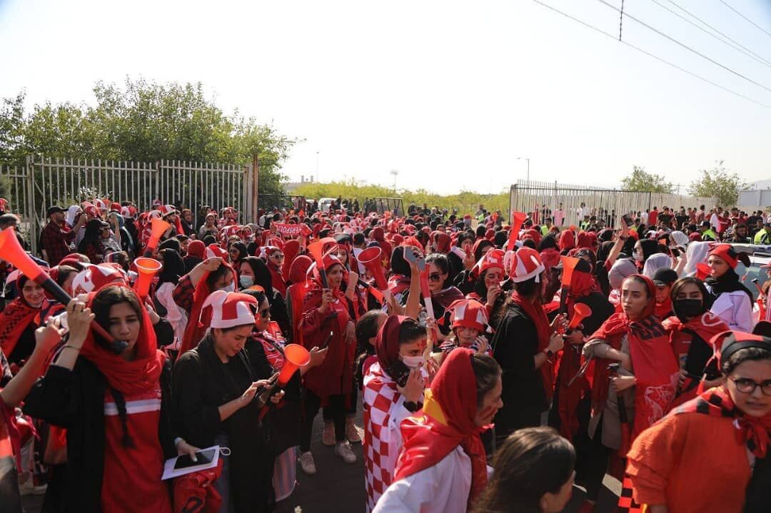 شعار «حیا کن رها کن» بار دیگر متوجه درویش شد/ استقلال اوکی شد پرسپولیس به هم ریخت!