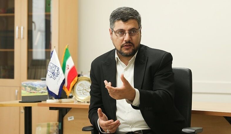 برخی استادان شرایط کشور را جهنم جلوه می‌دهند و دانشجویان را به مهاجرت ترغیب می‌کنند