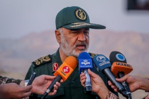هرگاه ما مد می‌کنیم، دشمن به حالت جزر عقب‌نشینی می‌کند/ دشمنان ما امروز حتی نمی‌توانند به یکدیگر کمک کنند