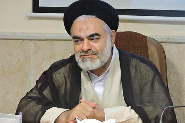 حتی کسانی هم که مسلمان نیستند باید حجاب را رعایت کنند