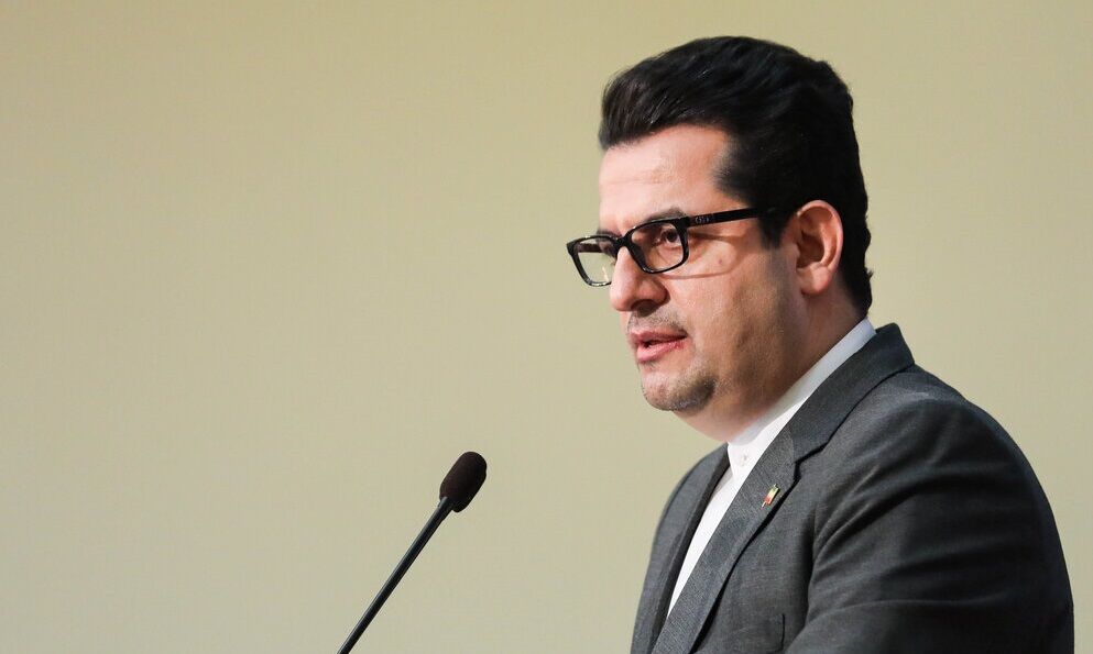 دیوار بی‌اعتمادی میان ایران و امریکا در کنار پیچیدگی موضوعات مورد اختلاف مانع از آن شده تا دو کشور در  بازه زمانی کوتاه به توافقی جامع دست یابند؛  طرف مقابل به دنبال پاسخی ساده برای سوالی سخت است