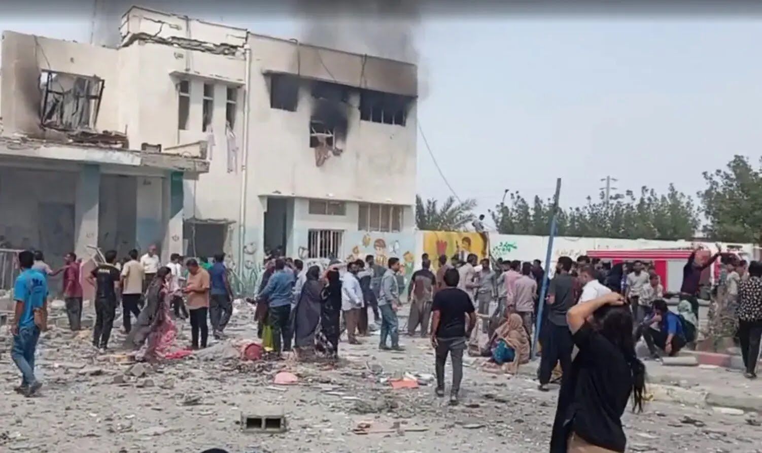 واکنش هنرمندان به جنگ ۴۰ روزه به روایت روزنامه اعتماد