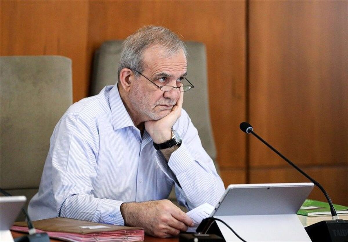 پزشکیان: آبادانی ایران نیازمند انسان‌های مؤمن، مسئولیت‌پذیر و درستکار است/ قرآن بهترین راهنما برای تقویت همدلی، اخلاق و مسئولیت‌پذیری است