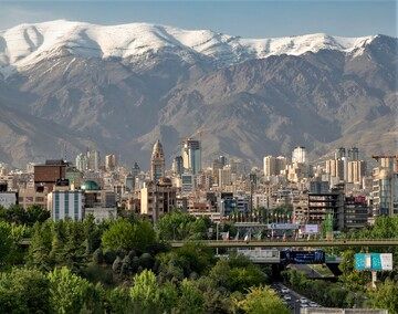 نصب بنر در تهران برای قبول سرپرستی مردم لبنان + عکس