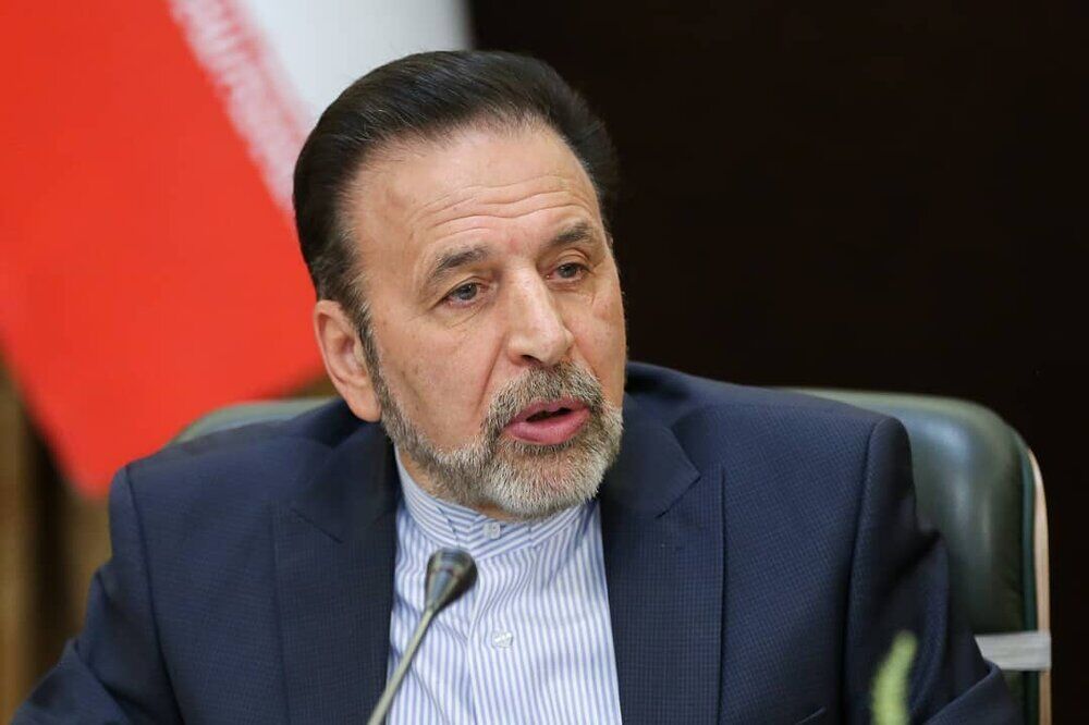 پیشنهاد واعظی برای مناظره با میرکاظمی؛ تمام آمار اقتصادی دولت روحانی را منتشر کنید
