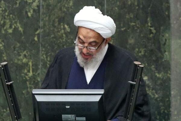 هیچ توجیهی برای کوتاه آمدن از مسئله حجاب وجود ندارد؛ دولت باید ورود کند، همه وزرا سرخط شوند