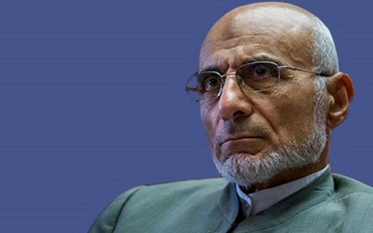 اعتماد به نفس مثال زدنی پیرمرد پرحاشیه مجلس!