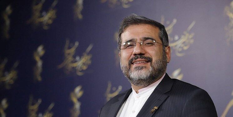 کنایه سنگین یک سینماگر به وزیر ارشاد: اهالی سینما غم بیکاری و بیماری دارند شما اسم وزارتخانه را عوض می‌کنید؟ + عکس 