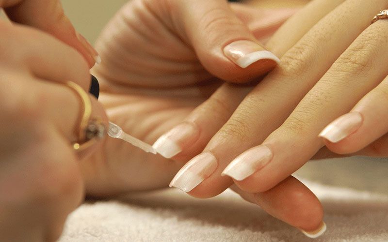 برگزاری نشستی عجیب درباره «ابعاد فقهی کاشت ناخن»!