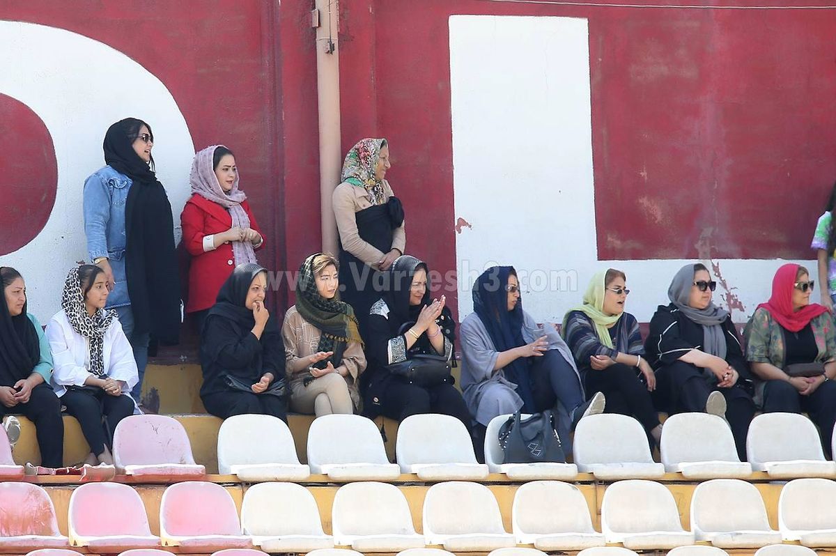 دربی نوجوانان با حضور تماشاگران زن
