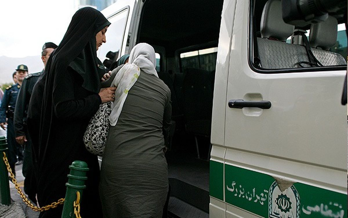 گشت ارشاد قوه قهریه نظام و وجودش ضروری است/ هر کس از امروز به خیابان بیاید معاند است