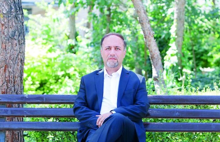 این تصور مالیخولیایی را که هر که اعتراض کند دنبال براندازی است، کنار بگذاریم