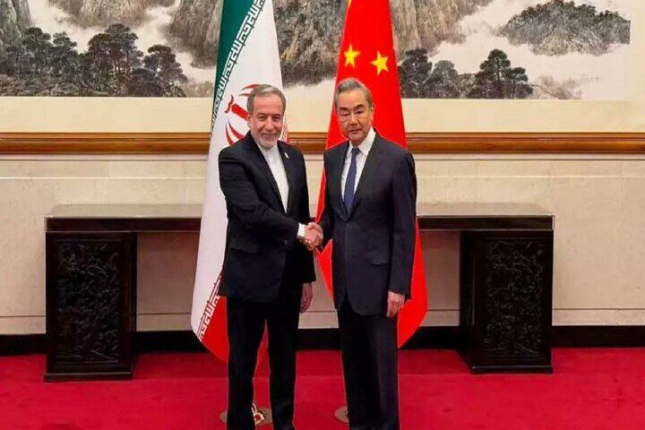 دیدار عراقچی با همتای چینی‌اش در پکن