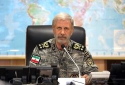 سرلشکر حاتمی: اگر دشمن اشتباه کند، با یک خشم انباشته مواجه خواهد شد که کار را بسیار بسیار سخت می‌کند/ اینکه دشمن مدعی است در عرصه نظامی پیروز شده، دروغ است، زیرا نیروی دریایی ما در ۶۰۰ کیلومتر سواحل دریای عمان مقتدرانه دفاع می‌کند
