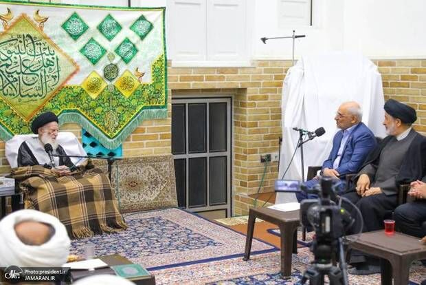 حاجی میرزایی در دیدار با آیت‌الله العظمی شبیری زنجانی: دولت با حفظ اقتدار ملی و در چارچوب عزت، حکمت و مصلحت امور کشور را پیش می‌برد