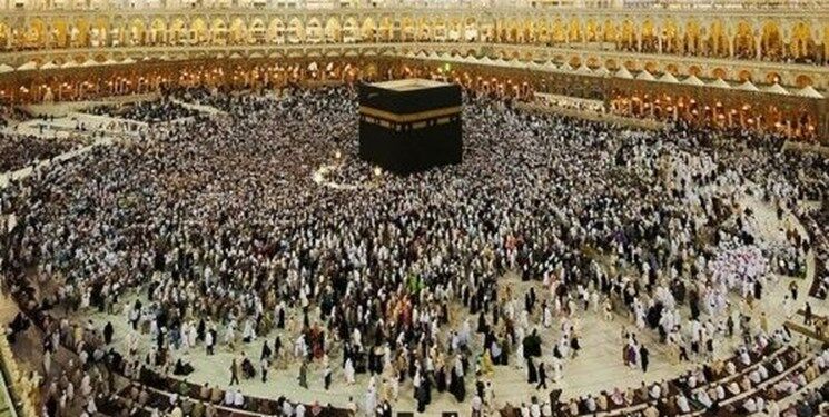 حج عمره به نیابت از روح ملکه الیزابت توسط یک حاجی+ عکس