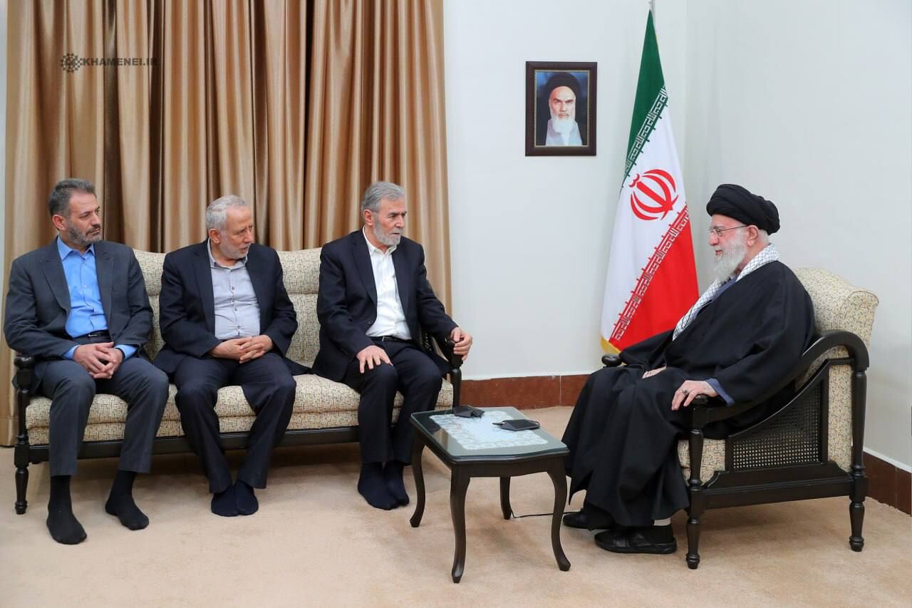 رهبر انقلاب در دیدار با زیاد النخاله: غزه، تا این لحظه پیروز اصلی میدان
