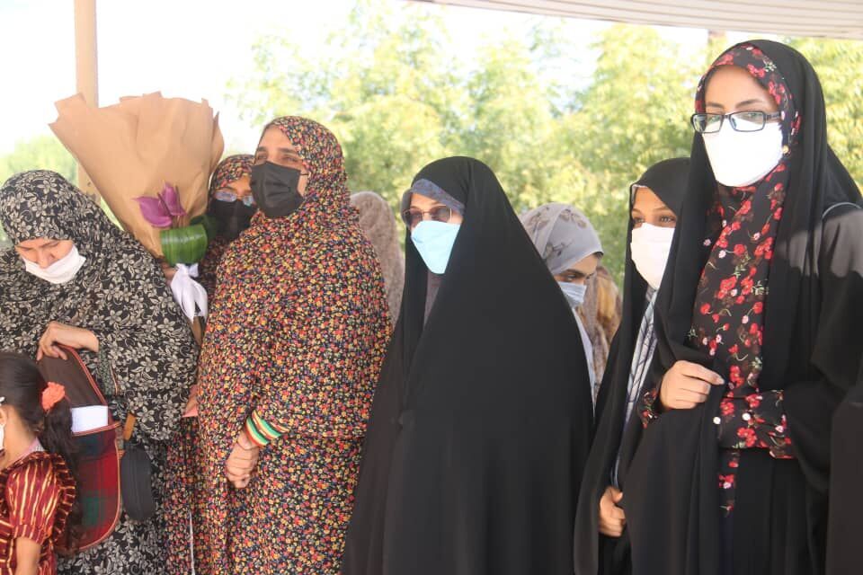 معاون رییس جمهور با زنان قشمی دیدار و گفت وگو کرد
