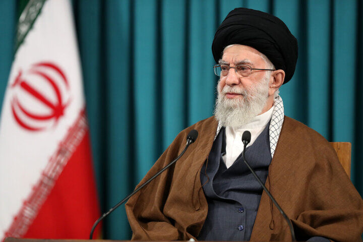 دیدار جمعی از پیشکسوتان دفاع مقدس با رهبر انقلاب