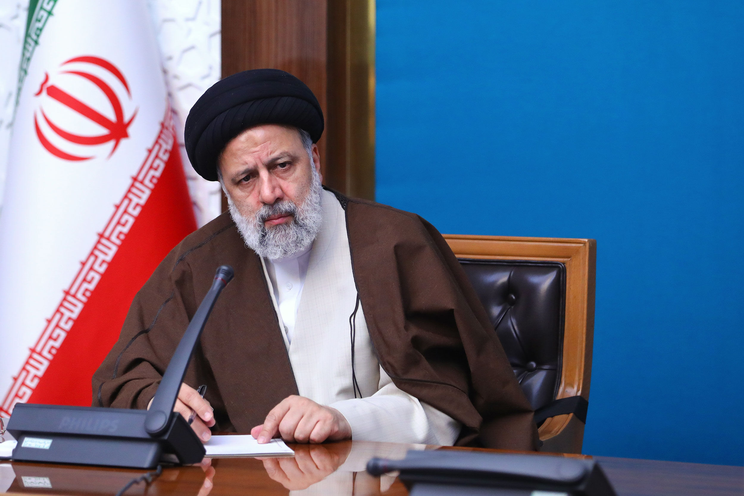 اگر بانکی به تعهداتش در نهضت ملی مسکن عمل نکرده باید پاسخگو باشد