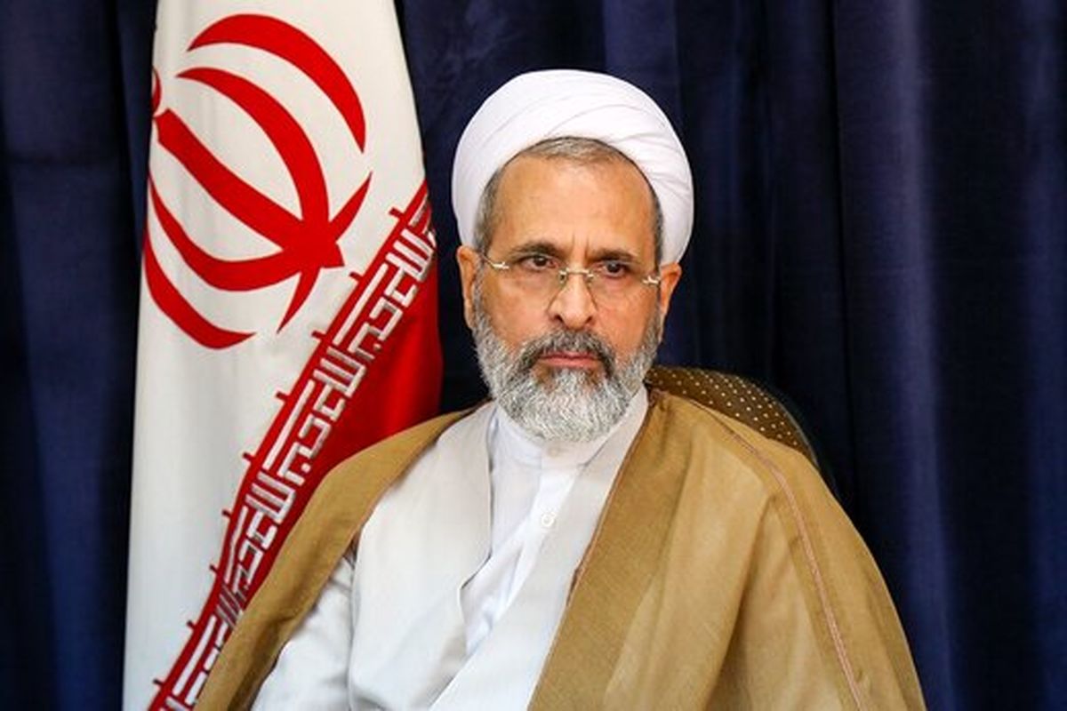 تاکید امام جمعه قم بر راه‌اندازی اینترنت ملی؛ اجازه فتنه‌انگیزی از فضای مجازی گرفته شود