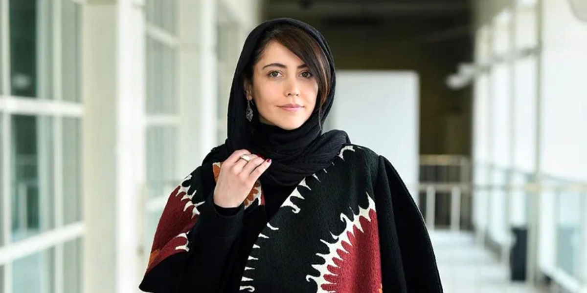 استایل متفاوت خانم بازیگر در کنار یک بازیگر مشهور در اکران عمومی فیلم