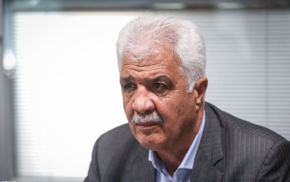 دولت اول طلب کلان تامین اجتماعی را بدهد، بعد سن بازنشستگی را افزایش دهد
