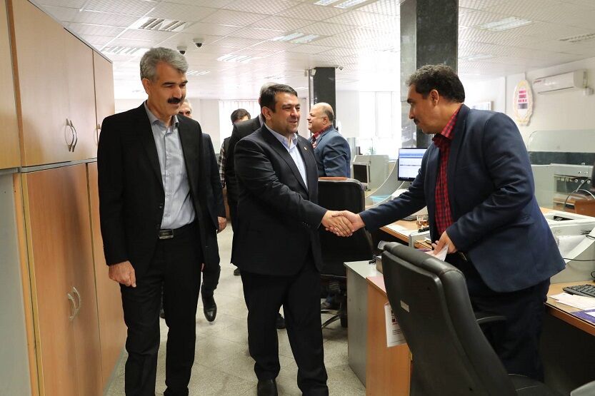 در سفر دکترنجارزاده به استان اصفهان تاکید شد: گام بلند بانک ملی ایران در حمایت از اشتغال، تولید و توسعه زیرساخت ها

