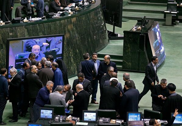 با قانون مولد سازی اموال دولتی، ناقوس مرگ مجلس به صدا در آمده