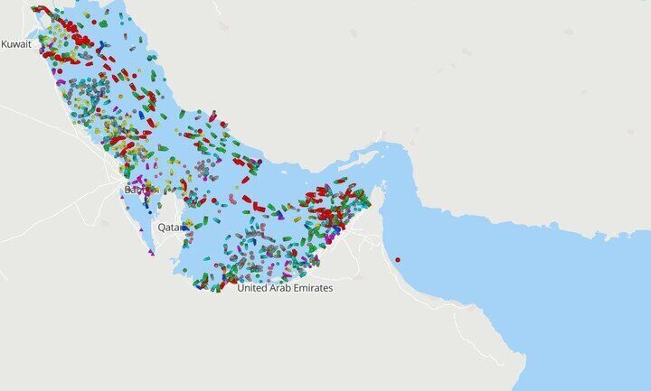 ادعای سی‌ان‌ان: اولویت عبور از تنگهٔ هرمز با شناور‌هایی است که با سرعت بیشتری هزینه‌ پرداخت کنند